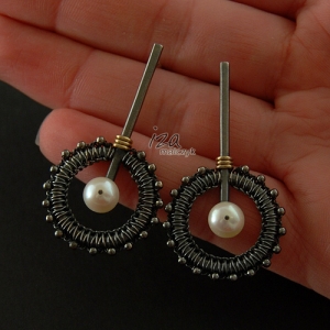 Pearl Pendulum Iza Malczyk