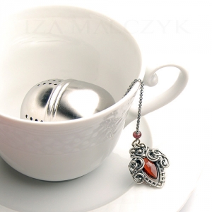 Ornate tea ball infuser - Red Iza Malczyk