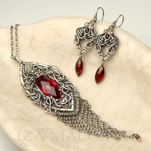 Crimson Iza Malczyk