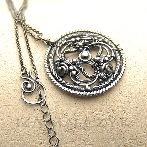 Dark Triskelion — 7 / 8