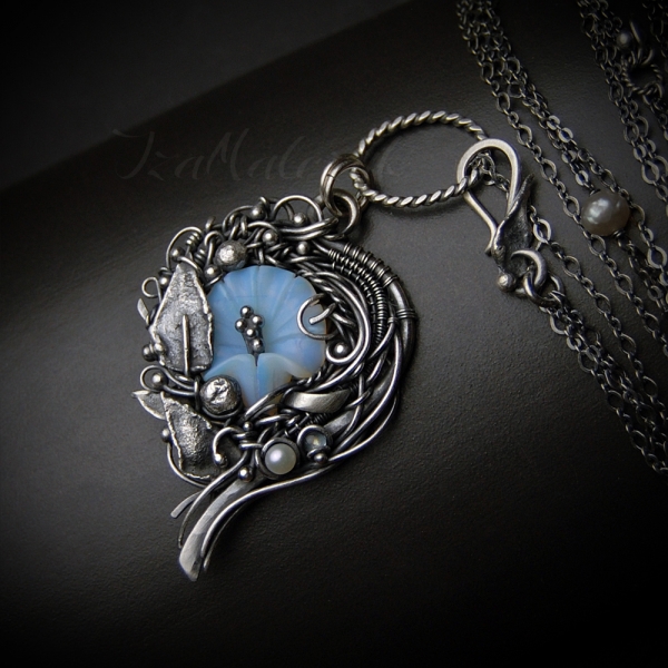 Moon Blossom — 3 / 8