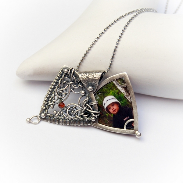 Red Locket — 3 / 10