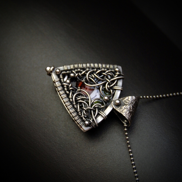 Red Locket — 9 / 10