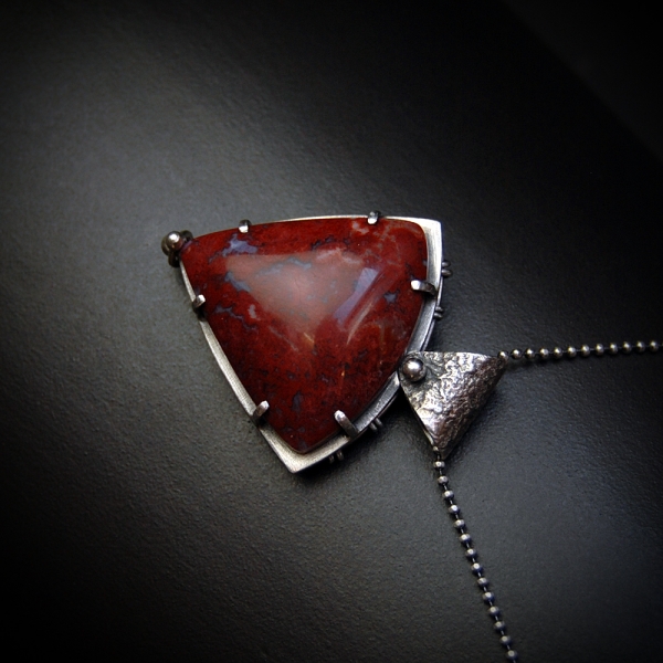 Red Locket — 10 / 10